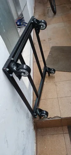 Suporte para geladeira, maquina de lavar ou vaso de plantas