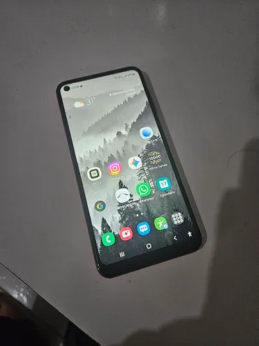 Samsung A11 com alguns detalhes