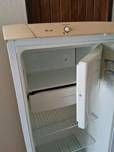 Geladeira Electrolux 240 litros