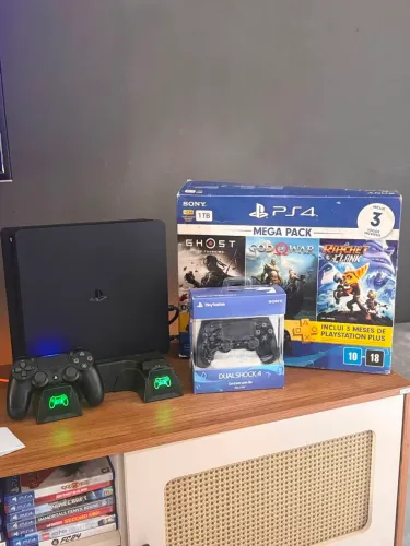 Playstation 4 Slim 1TB