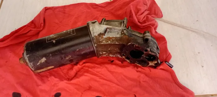 Carcaça do filtro de óleo e trocador de calor da MB 180D