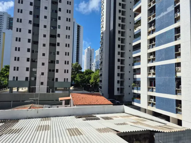 Oportunidade, apto nascente, 80m2 util, 2 elevadores, 3 qts, wc social e empregada, 1vg, p