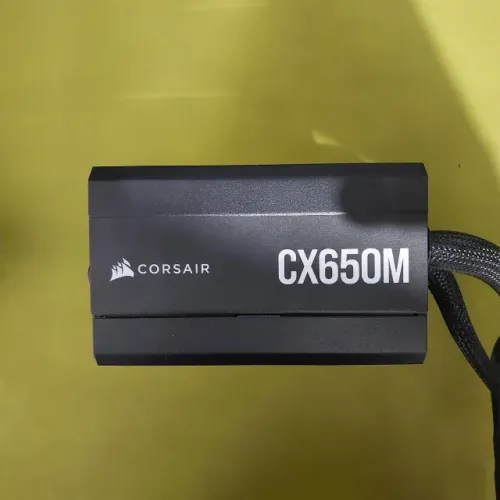 Fonte de Alimentação ATX Semi-Modular Corsair CX650M 80+ Bronze