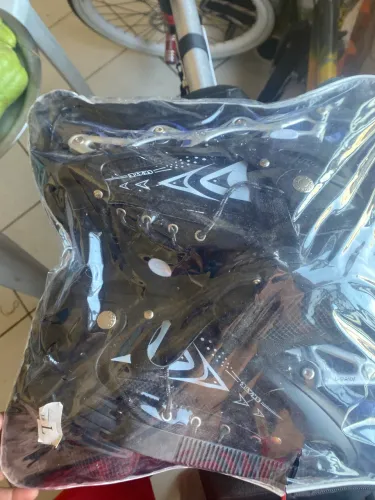Vendo patins para crianças ou adulto .