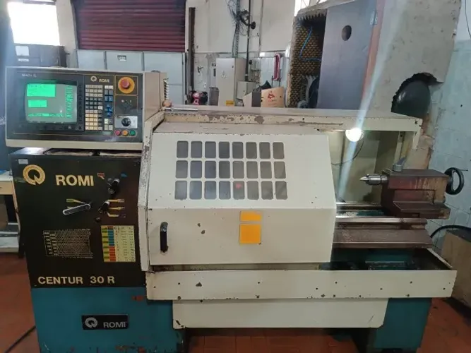 Torno CNC ROMI CENTUR-30R MACH-5