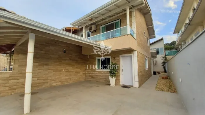 Casa com Edícula 3 suítes para alugar nos Ingleses Florianópolis com 173 m²