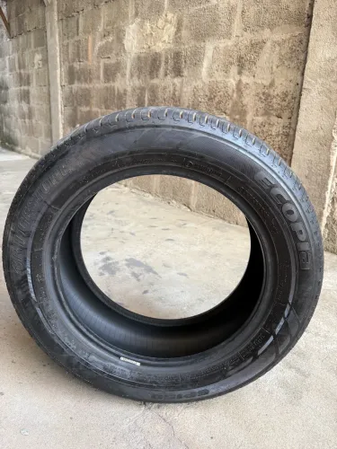 Vendo pneu 205 55 16 Bringstone
