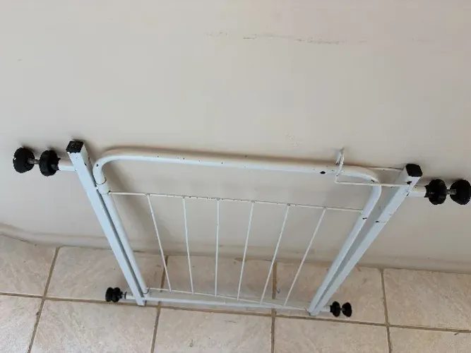 cercado ajustável na porta para PET
