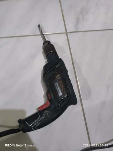 Vendo furadeira Bosch.