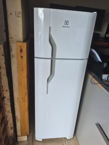 Geladeira duplex eletrolux 260L excelente estado de conservação