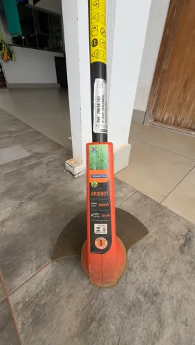 Maquinar de cortar grama usada poucas vezes!!!