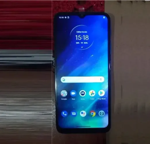 Motorola Moto One Fusion touch trincado, mas funcionando perfeitamente