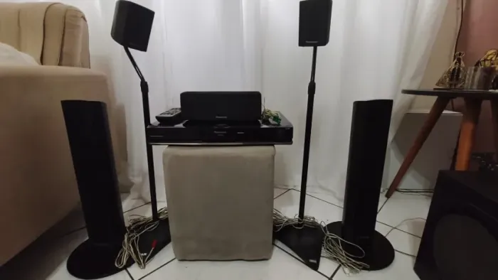 Home theater Panasonic, modelo SA-PT570 + Par Pedestal Caixa De Som Satélite Aironflex