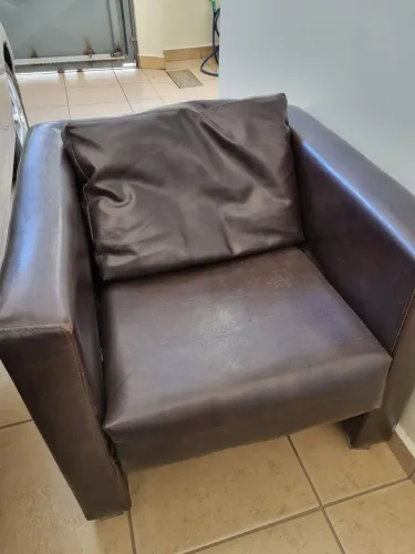 Poltrona de couro genuíno