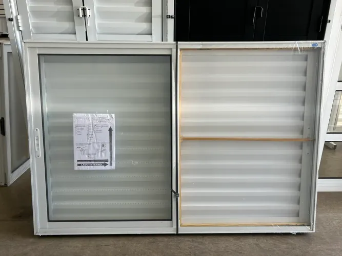 JANELA VENEZIANA 3 FOLHAS SEM GRADE ALUMÍNIO BRANCO PREMIUM 25