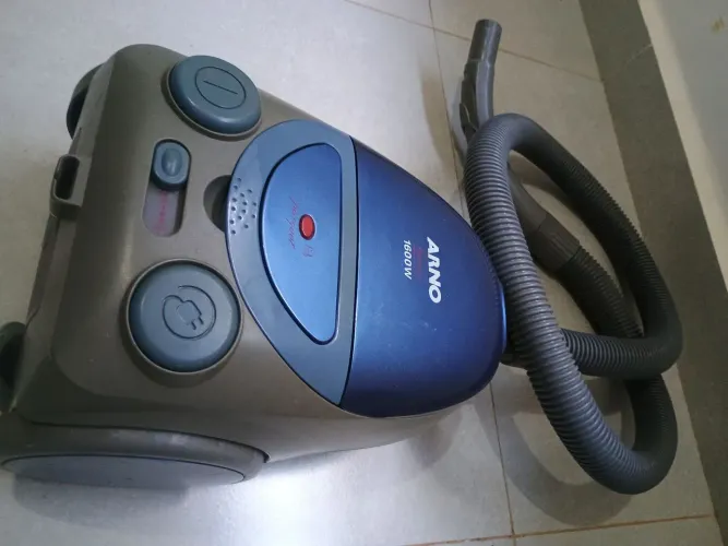 Vendo um aspirador de pó da marca Arno