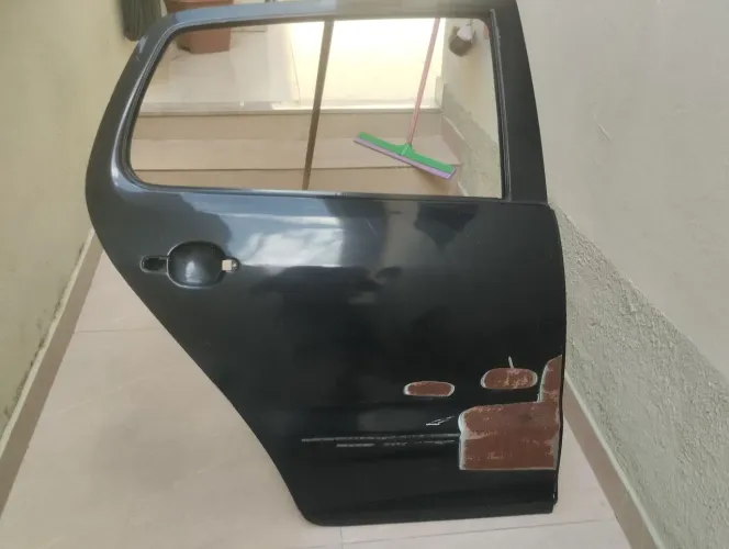 Porta traseira lado direito do Fox