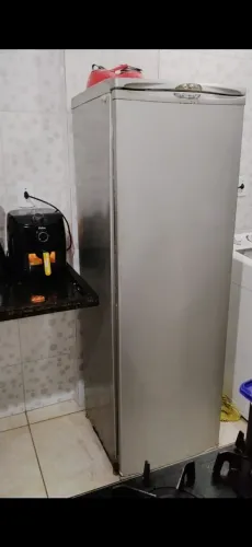 Freezer vertical com gavetas