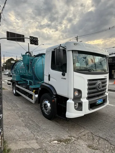 Vw 17190 2023 hidrovacuo combinado tanque limpa fossa