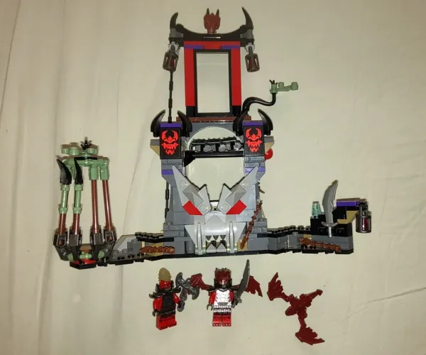 Lego Ninjago dragonian storm Village, só com 2 minis