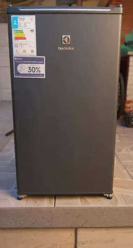 Frigobar Eletrolux EM90B 127V