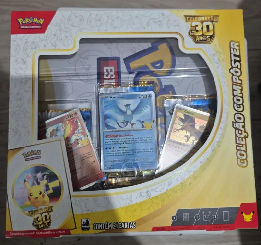 Coleção com pôster Pokémon 30 anos