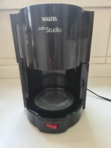 Cafeteira elétrica 110V. Ótimo estado.