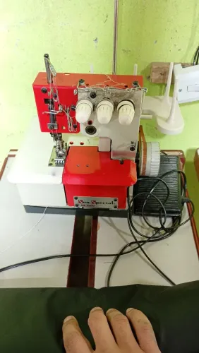 Vendo máquina de costura Galoneira portátil Sun especial 