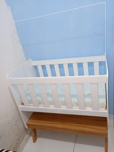 Vendo mini berço já vai com colchão e o kit do berço menino