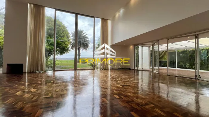 Casa no Condomínio Serra dos Manacás com 390m² e piscina