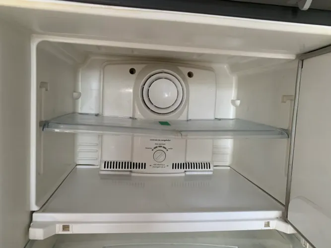 Geladeira Consul Frost Free de 1 porta em inox