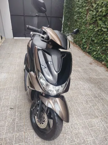 Moto automática 2025 fluo