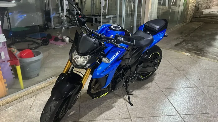 Gsx S 750 2025 baixo km
