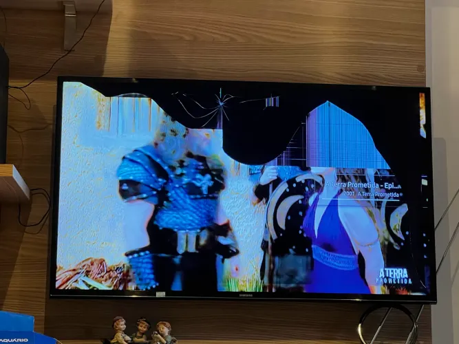Smartv Samsung 40 polegadas com tela quebrada 