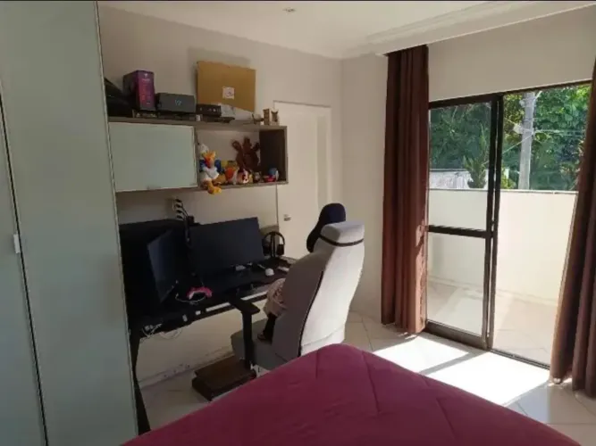 Ampla casa com 4 suítes e 4 vagas de garage, piscina e área de festa espaçosa - Fazendinha