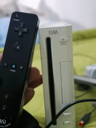 NITENDO WI JA COM 5 JOGOS NA MEMÓRIA  COMPLETO E LIBERADO COM PENDRIVER DE 16G