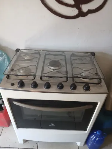 Vendo fogão de 5 bocas * zap