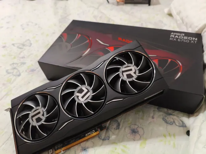 Placa de vídeo RX6750XT 12 GB