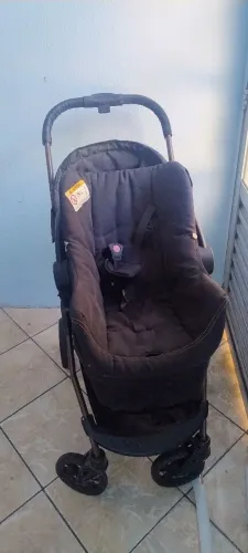 Carrinho de bebê Moisés Galzerano em ótimo estado 