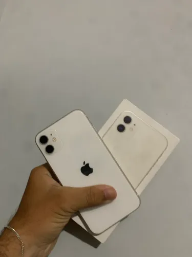 IPhone 11 com caixa 