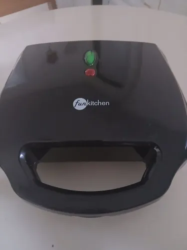 Vende-se uma crepeira150$ em perfeito estado