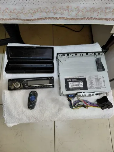 JVC CD RECEIVER MODELO KD-G499UR