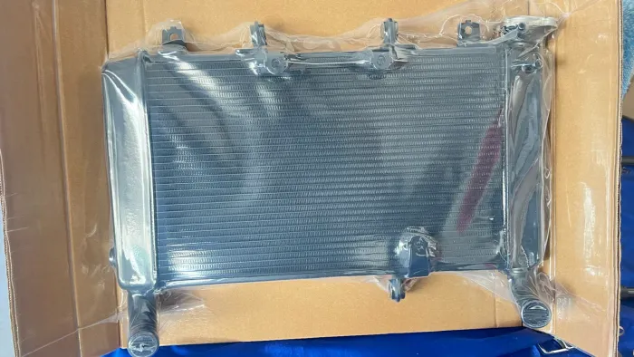 Vendo esse Radiador CB 650f 18.19