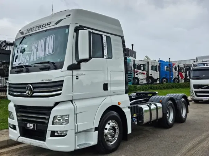 Vw Meteor 29.530 6x4 Bug Leve traçado Ano25 Teto Alto Aut Susp Mola Geladeira Baixo KM