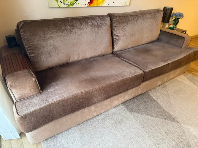 Sofá marrom suede 4 lugares