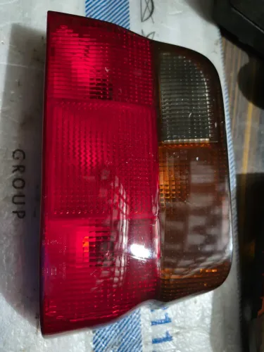 Lanterna traseira direita IPV arteb Escort europeu Ford XR3