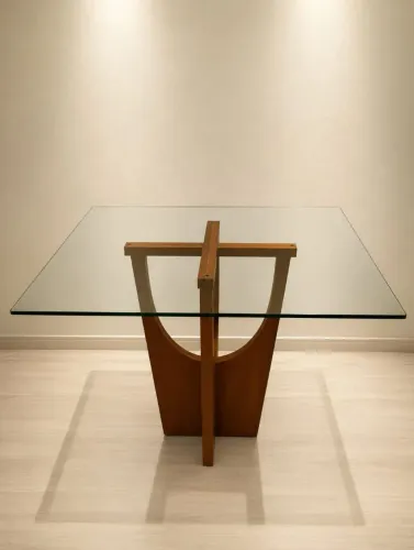 MESA SEM CADEIRAS