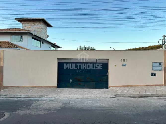 Kitnet para alugar com área de serviço no bairro Novo Itabirito Itabirito - MG