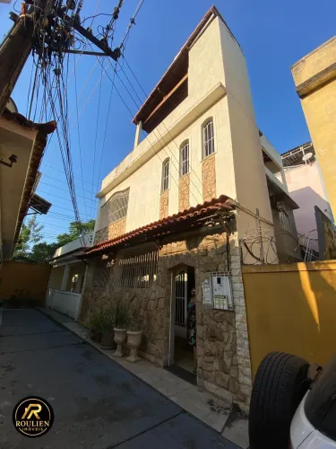 Imperdível: Casa de 4 quartos no Centro de Nova Iguaçu-RJ, com 1 suíte, 2 salas, 3 banheir