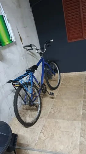 Bicicleta montadinha BH aro 26